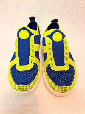 Native Kids Slip-On Sneakers in Blue and Neon Yellow